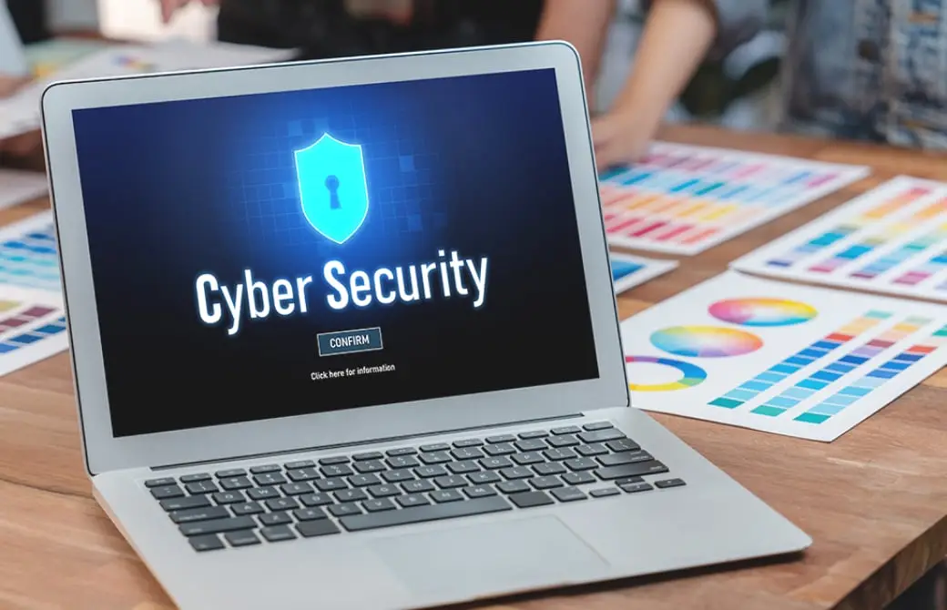 イメージ画像・サイバーセキュリティの表示があるPC